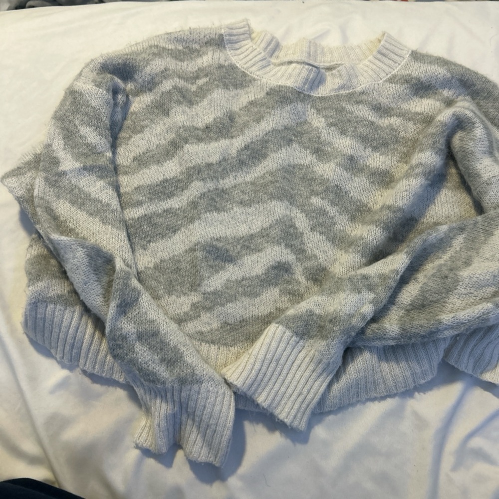 American eagle sweater